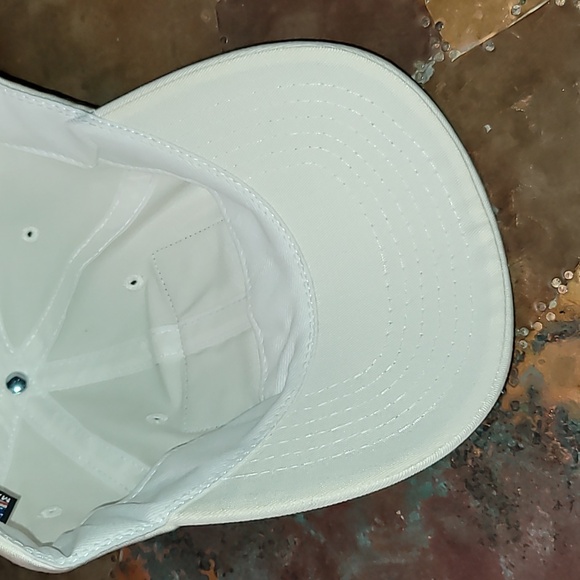 Made in USA. Pendleton Whisky. Military Appreciation Edition. Adjustable strap - Picture 9 of 11